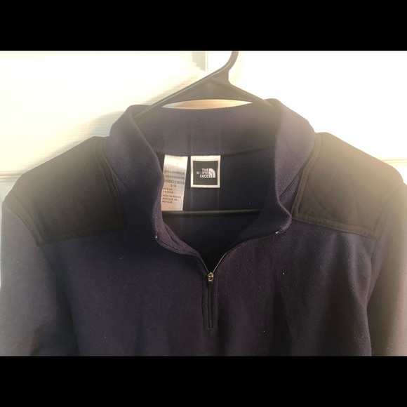 The North Face Quarter Zip - Picture 2 of 6